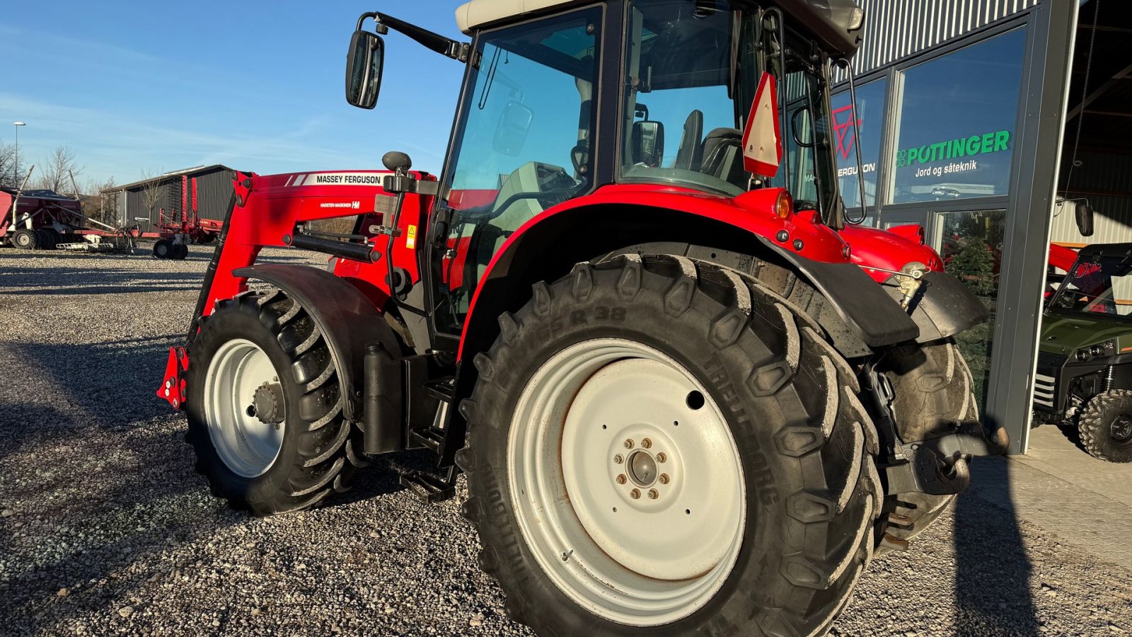 Traktor typu Massey Ferguson 5455 Dyna - 4, Gebrauchtmaschine w Hadsten (Zdjęcie 2)