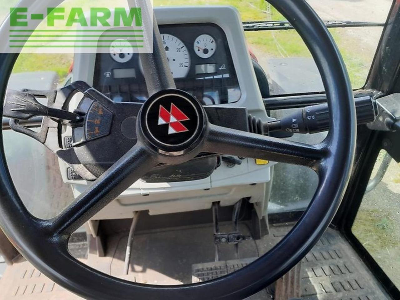 Traktor des Typs Massey Ferguson 5455 dyna-4, Gebrauchtmaschine in STAPEL (Bild 15)