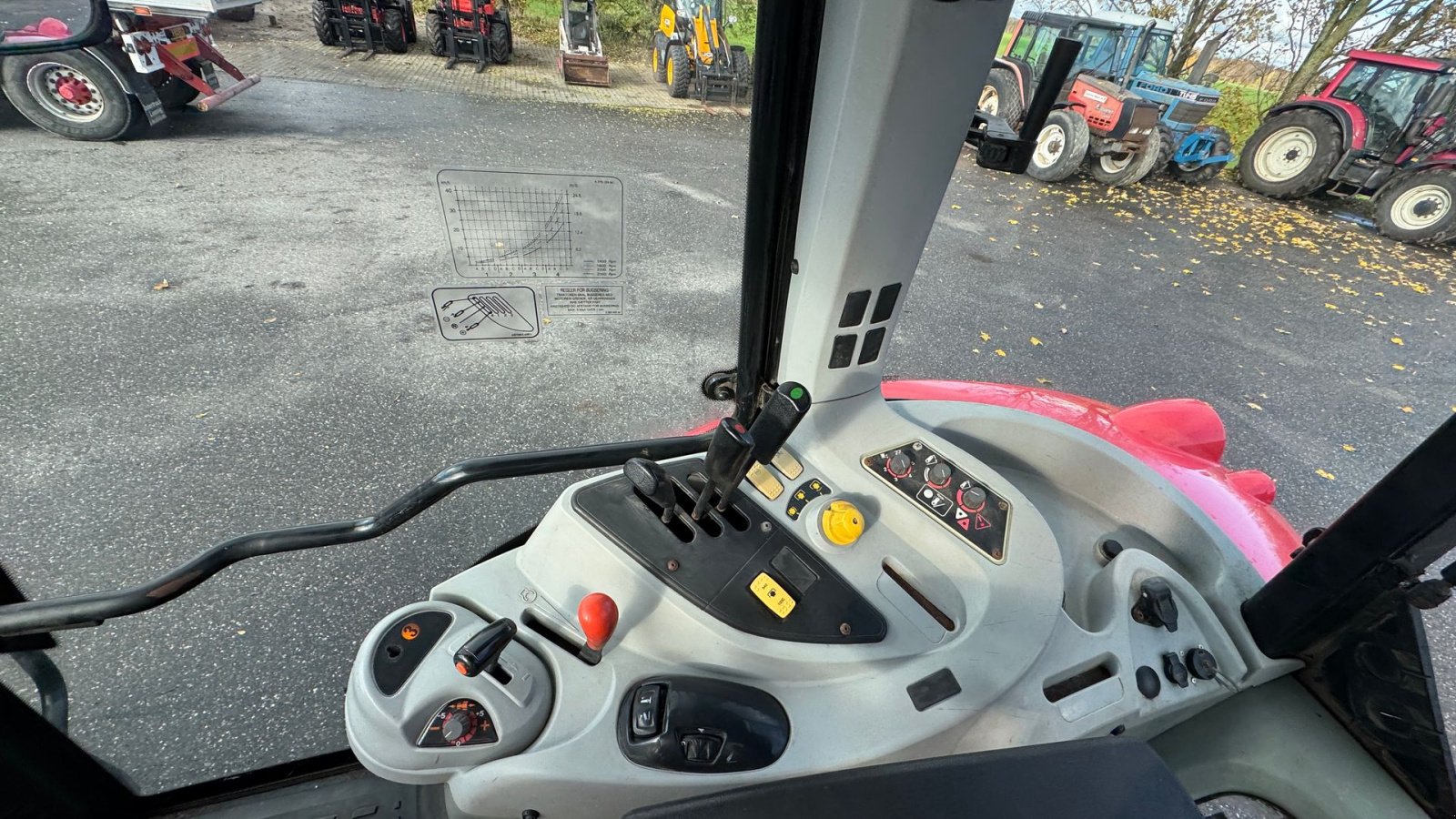 Traktor des Typs Massey Ferguson 5455 KUN 4700 TIMER OG FRONT PTO!, Gebrauchtmaschine in Nørager (Bild 16)