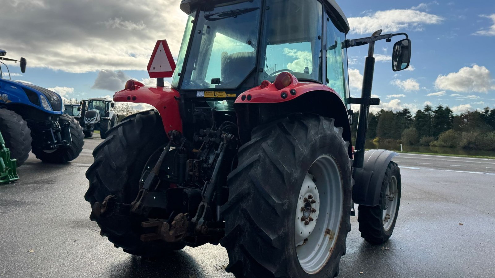 Traktor des Typs Massey Ferguson 5455 KUN 4700 TIMER OG FRONT PTO!, Gebrauchtmaschine in Nørager (Bild 12)
