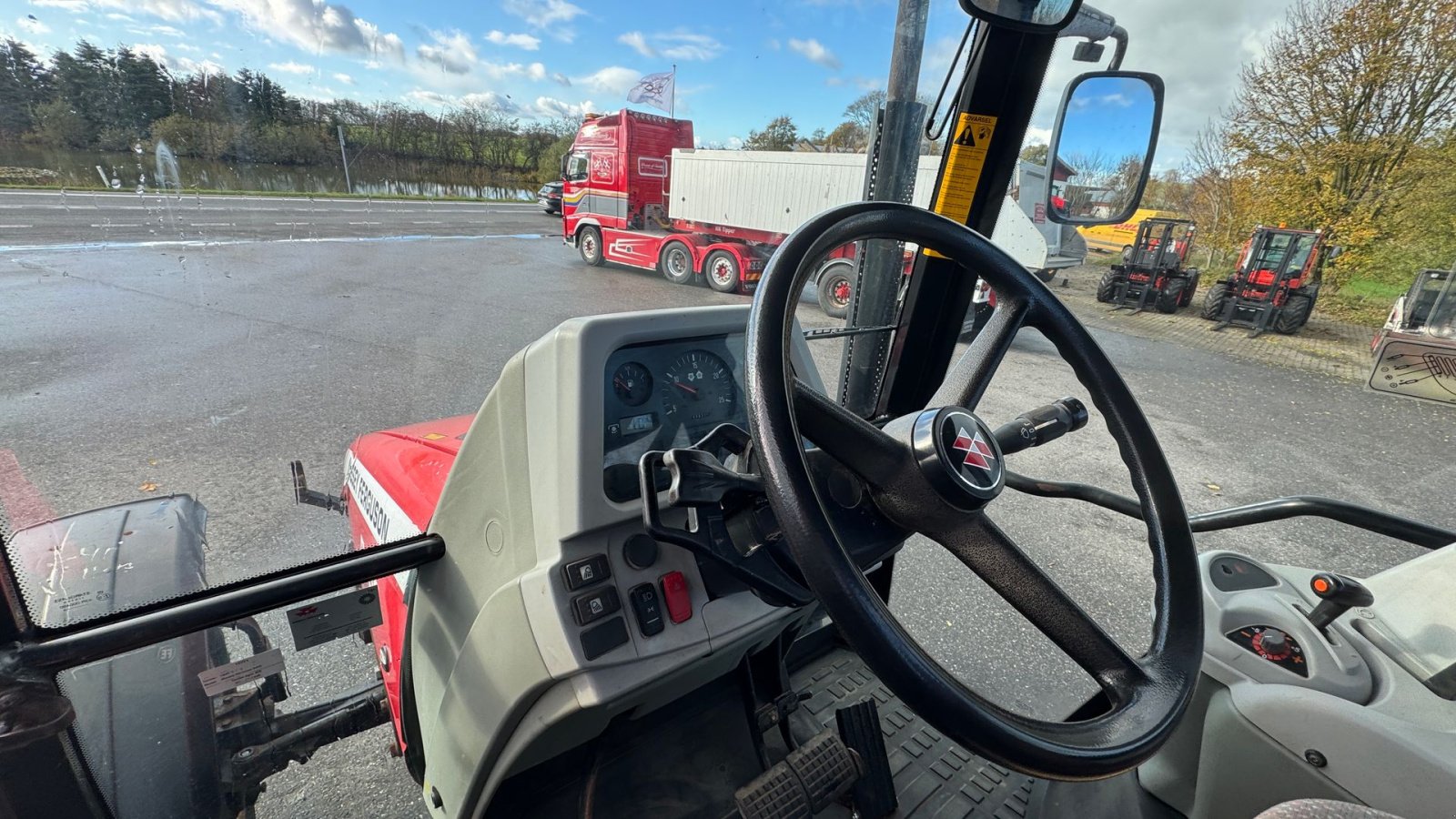 Traktor des Typs Massey Ferguson 5455 KUN 4700 TIMER OG FRONT PTO!, Gebrauchtmaschine in Nørager (Bild 17)