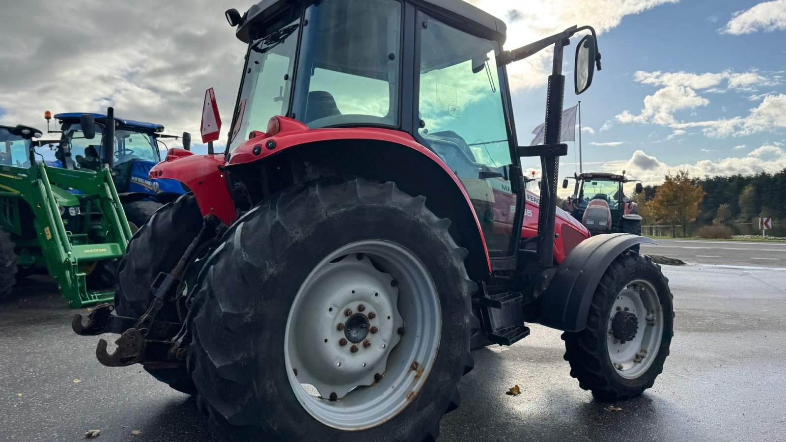 Traktor des Typs Massey Ferguson 5455 KUN 4700 TIMER OG FRONT PTO!, Gebrauchtmaschine in Nørager (Bild 11)