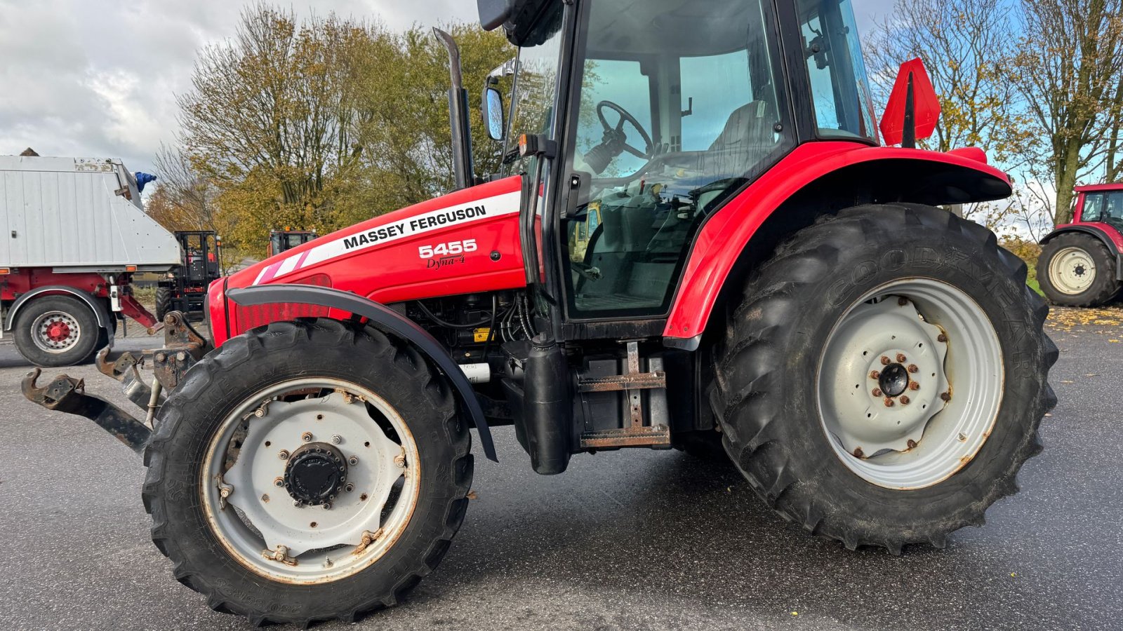 Traktor des Typs Massey Ferguson 5455 KUN 4700 TIMER OG FRONT PTO!, Gebrauchtmaschine in Nørager (Bild 3)