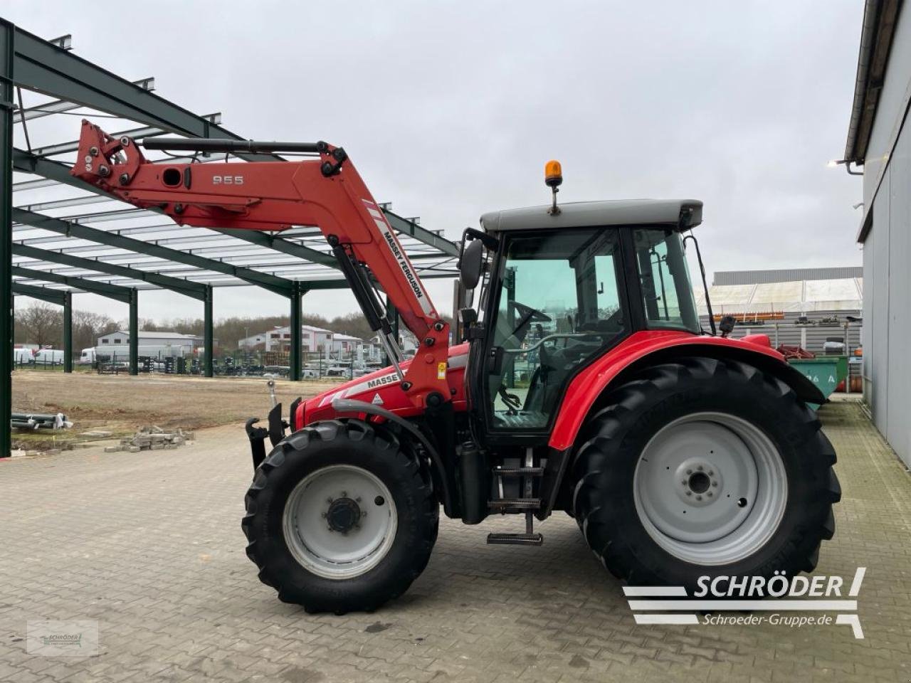 Traktor типа Massey Ferguson 5455, Gebrauchtmaschine в Wildeshausen (Фотография 8)