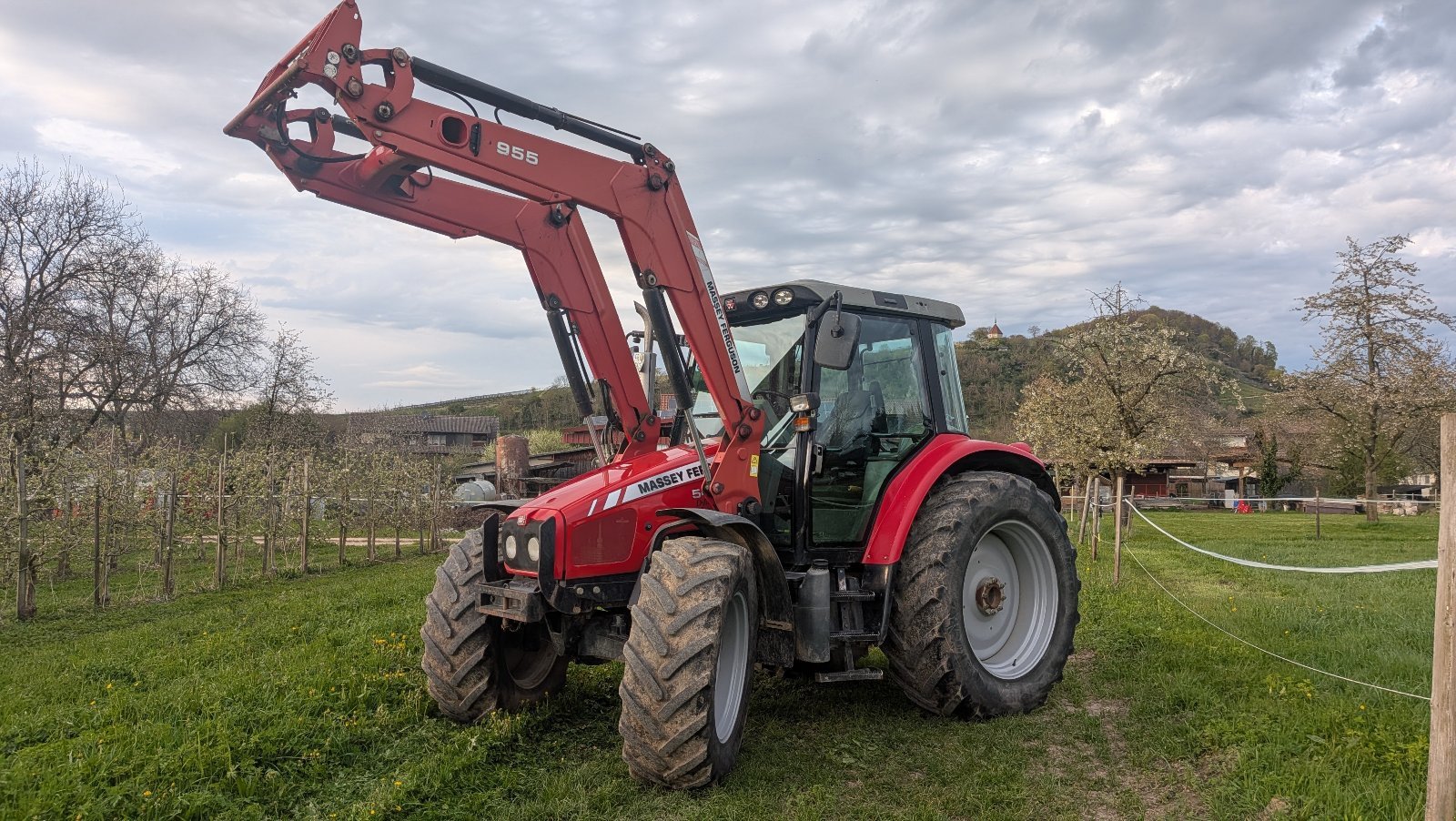 Traktor типа Massey Ferguson 5455, Gebrauchtmaschine в Ehrenkirchen (Фотография 1)
