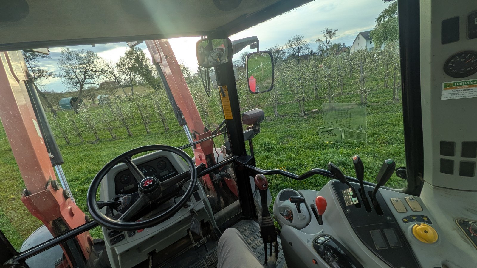 Traktor типа Massey Ferguson 5455, Gebrauchtmaschine в Ehrenkirchen (Фотография 16)