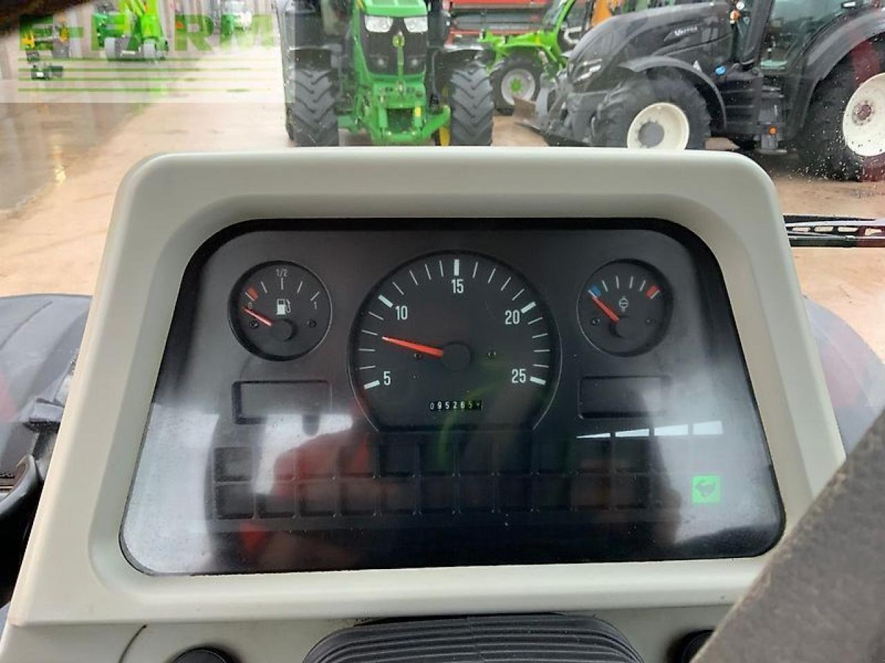 Traktor типа Massey Ferguson 5460 tractor (st25572), Gebrauchtmaschine в SHAFTESBURY (Фотография 19)