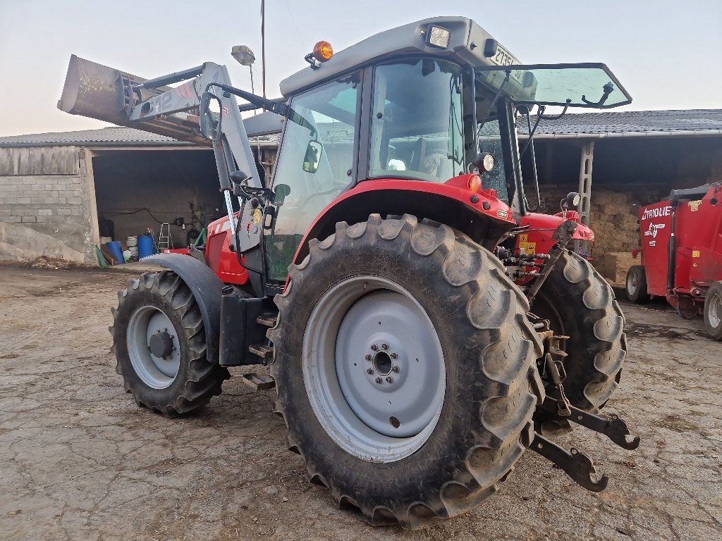 Traktor del tipo Massey Ferguson 5460, Gebrauchtmaschine en BRECEY (Imagen 4)