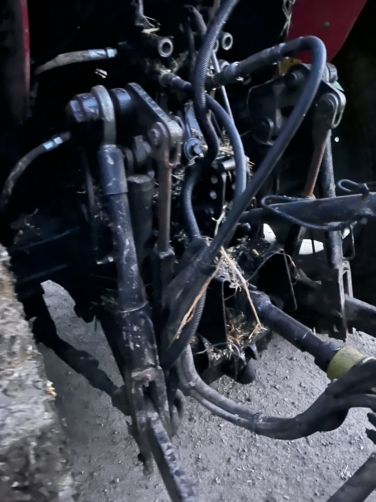 Traktor типа Massey Ferguson 5460, Gebrauchtmaschine в JOSSELIN (Фотография 9)