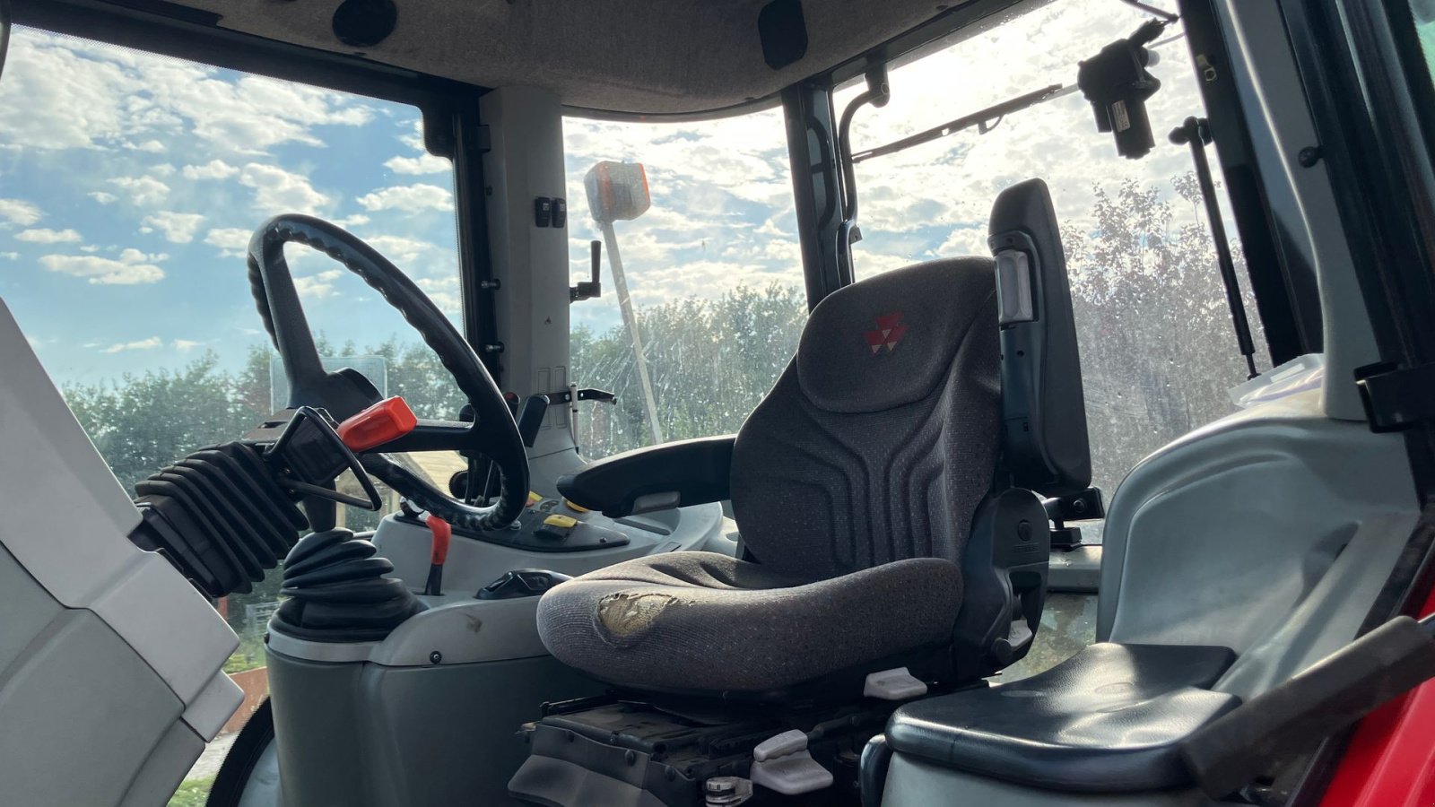 Traktor типа Massey Ferguson 5465, Gebrauchtmaschine в Svenstrup J (Фотография 4)