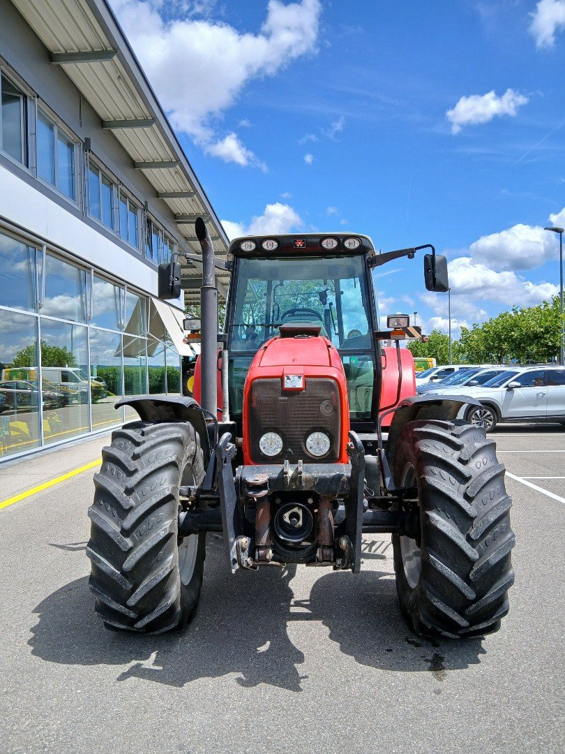 Traktor des Typs Massey Ferguson 5465, Gebrauchtmaschine in Lengnau (Bild 2)
