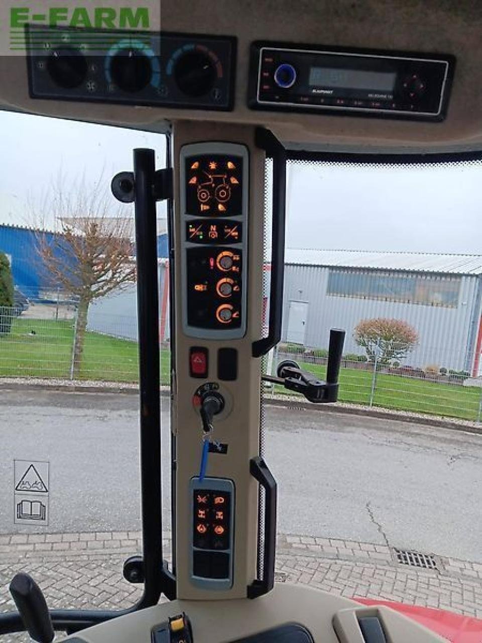 Traktor типа Massey Ferguson 5610 dyna-4, Gebrauchtmaschine в STAPEL (Фотография 9)