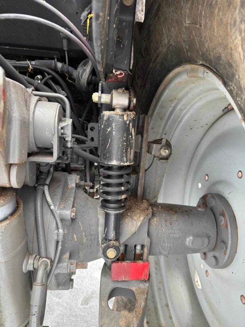 Traktor Türe ait Massey Ferguson 5611 Dyna-4, Gebrauchtmaschine içinde Gnutz (resim 8)
