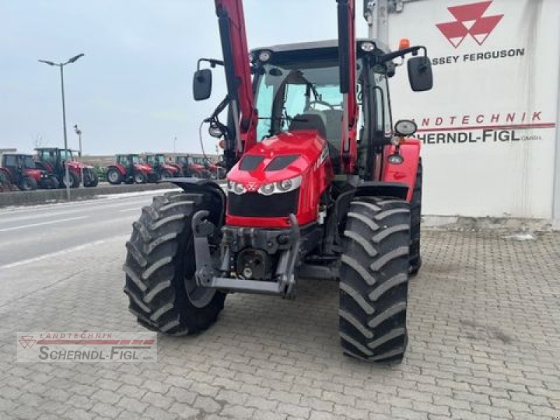 Traktor от тип Massey Ferguson 5611 Dyna 4, Gebrauchtmaschine в St.Margarethen (Снимка 8)
