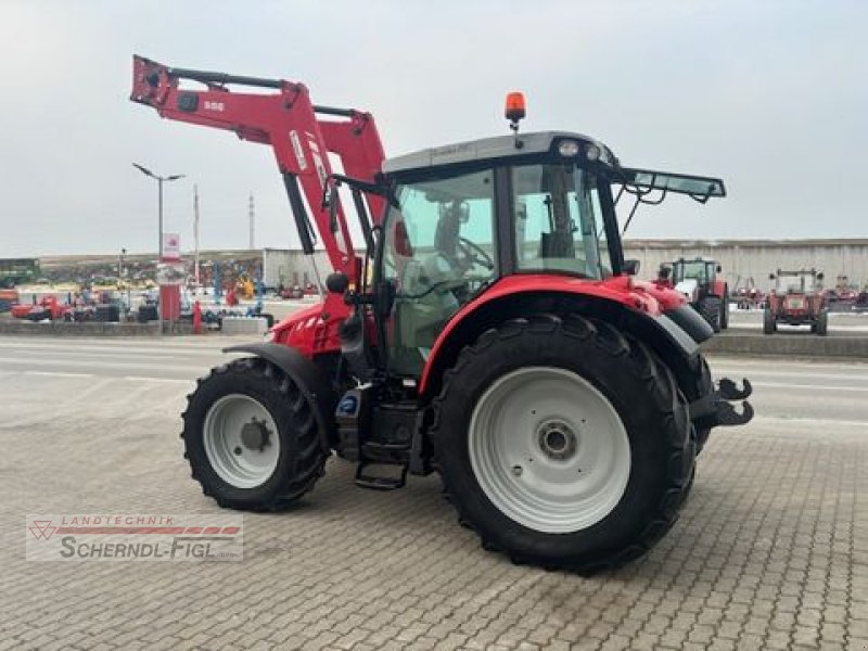 Traktor от тип Massey Ferguson 5611 Dyna 4, Gebrauchtmaschine в St.Margarethen (Снимка 3)