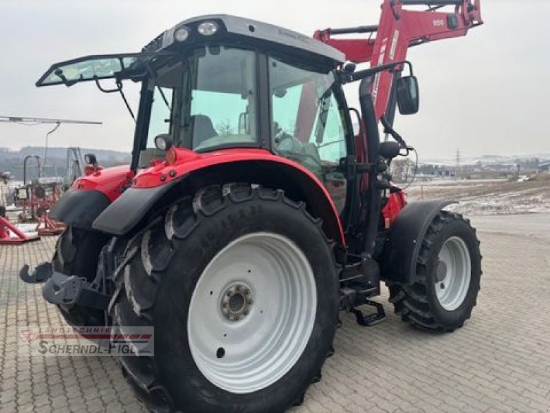 Traktor от тип Massey Ferguson 5611 Dyna 4, Gebrauchtmaschine в St.Margarethen (Снимка 5)