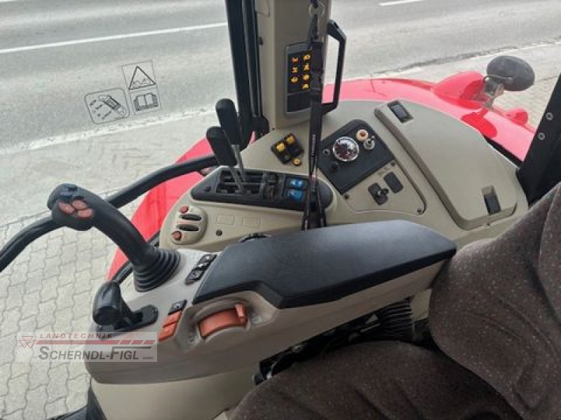 Traktor от тип Massey Ferguson 5611 Dyna 4, Gebrauchtmaschine в St.Margarethen (Снимка 9)