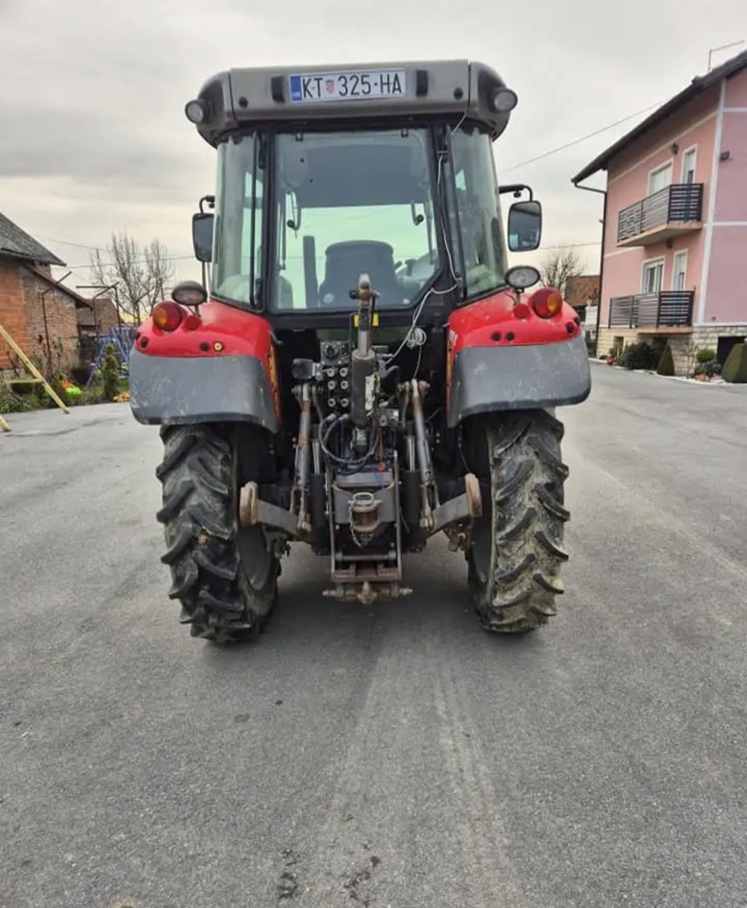 Traktor van het type Massey Ferguson 5611, Gebrauchtmaschine in MEĐURIĆ (Foto 3)