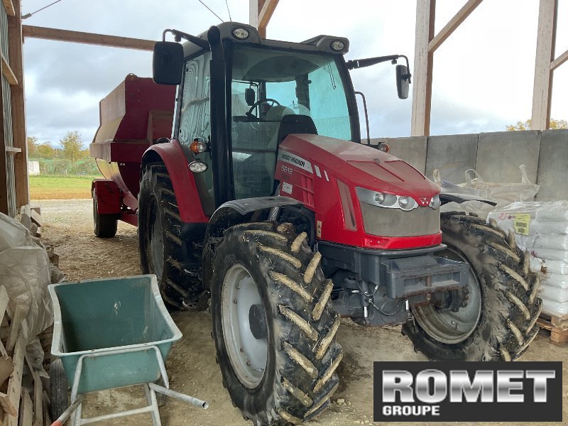 Traktor typu Massey Ferguson 5612 D4 EF, Gebrauchtmaschine v Gennes sur glaize (Obrázek 2)