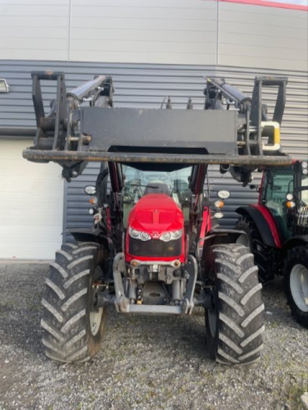Traktor of the type Massey Ferguson 5612 DYNA 6, Gebrauchtmaschine in JOZE (Picture 2)