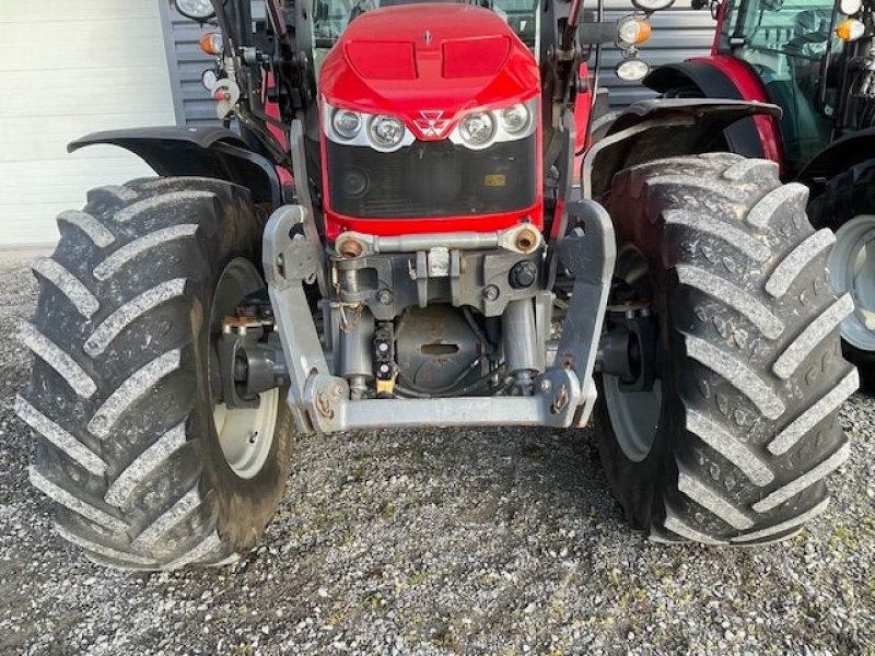 Traktor of the type Massey Ferguson 5612 DYNA 6, Gebrauchtmaschine in JOZE (Picture 4)