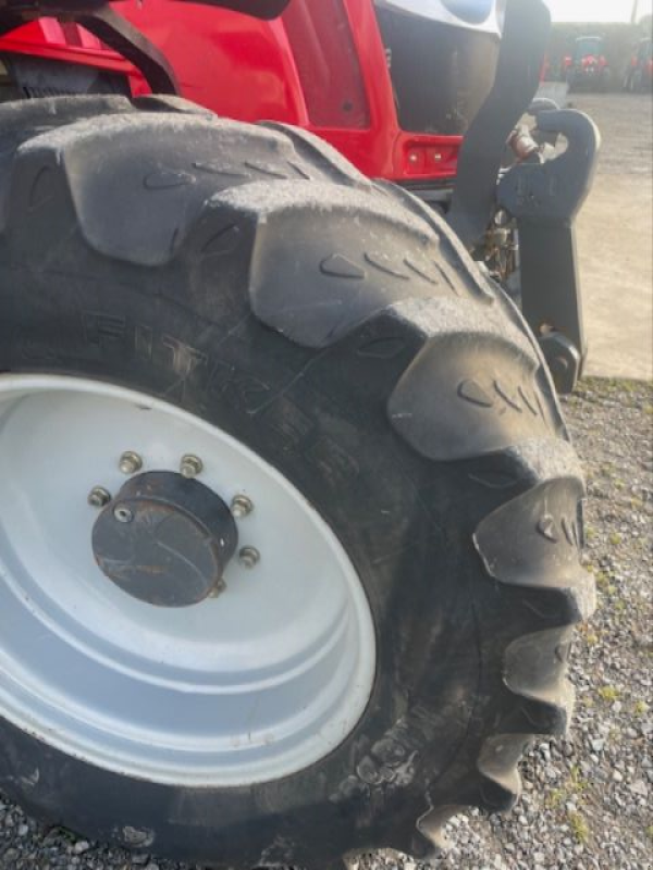 Traktor of the type Massey Ferguson 5612 DYNA 6, Gebrauchtmaschine in JOZE (Picture 7)