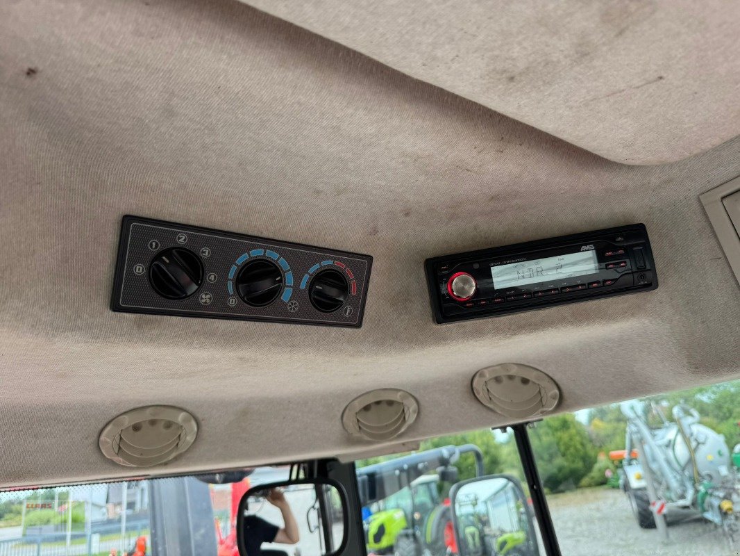 Traktor типа Massey Ferguson 5613 Dyna-6, Gebrauchtmaschine в Risum-Lindholm (Фотография 10)