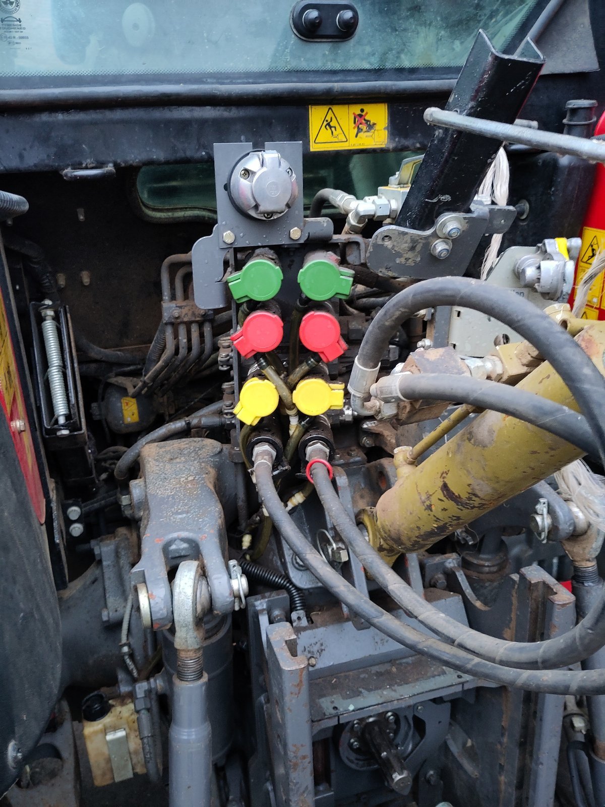 Traktor typu Massey Ferguson 5613, Gebrauchtmaschine v Königsfeld (Obrázek 5)