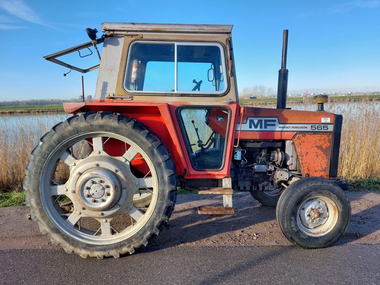 Traktor za tip Massey Ferguson 565, Gebrauchtmaschine u Ouderkerk aan den IJssel (Slika 4)