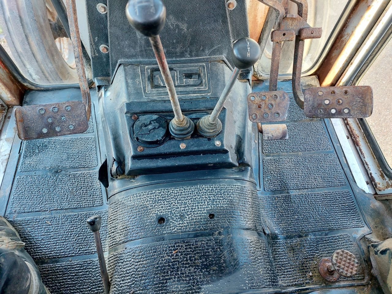 Traktor za tip Massey Ferguson 565, Gebrauchtmaschine u Ouderkerk aan den IJssel (Slika 11)