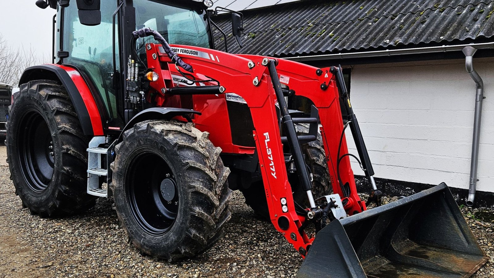 Traktor типа Massey Ferguson 5708 Dyna 4 / meget pæn og kun 1200 timer / med frontlæsser, Gebrauchtmaschine в Arden (Фотография 3)
