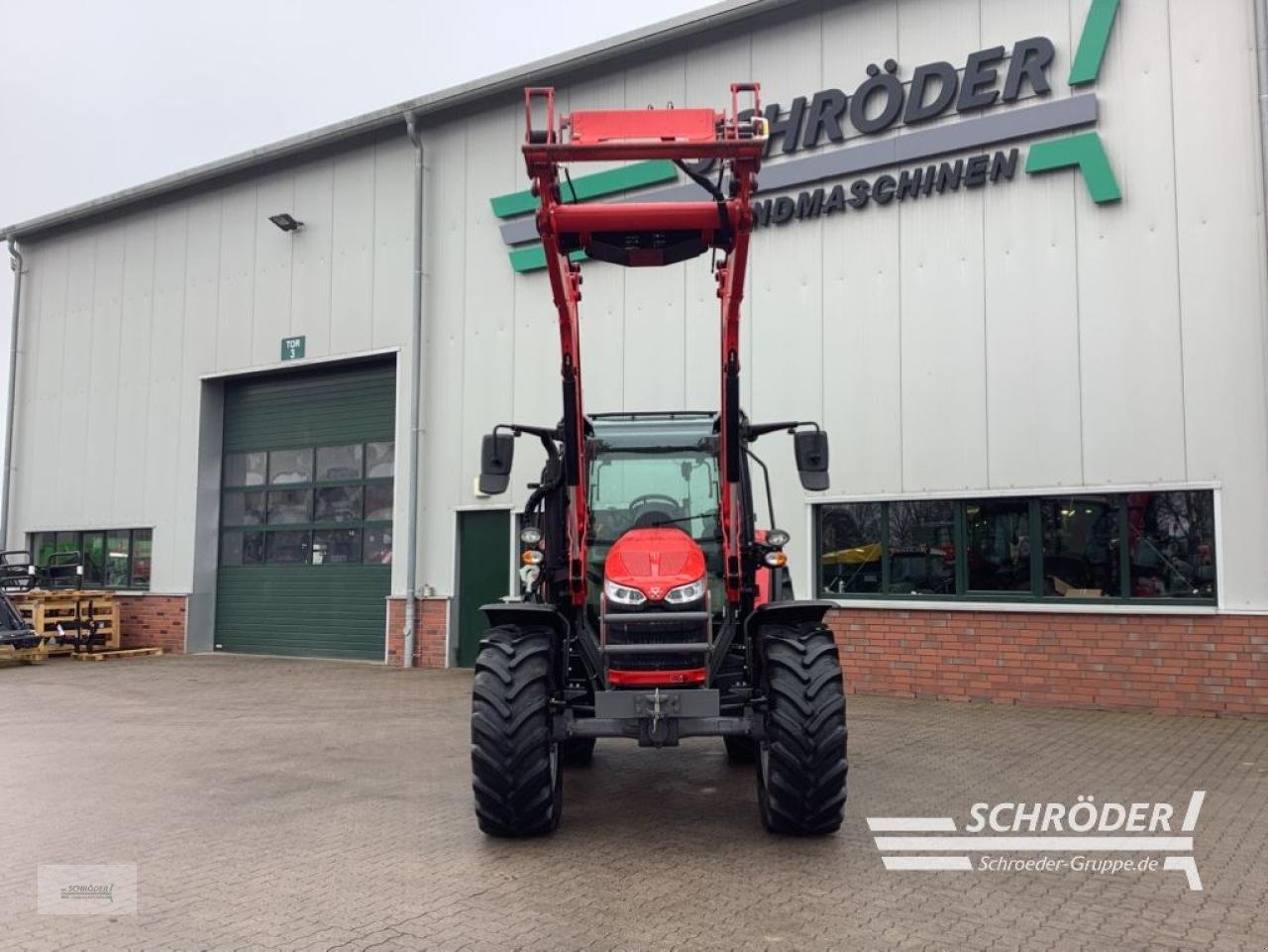 Traktor от тип Massey Ferguson 5709 M CAB DYNA-4 ESSENTIAL, Gebrauchtmaschine в Völkersen (Снимка 2)