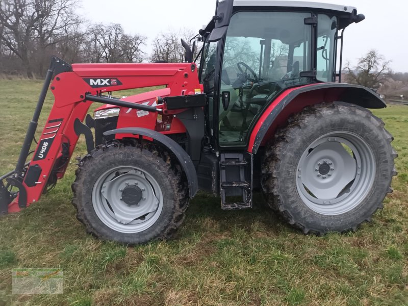 Traktor van het type Massey Ferguson 5709, Gebrauchtmaschine in Ingelfingen-Stachenhausen (Foto 1)