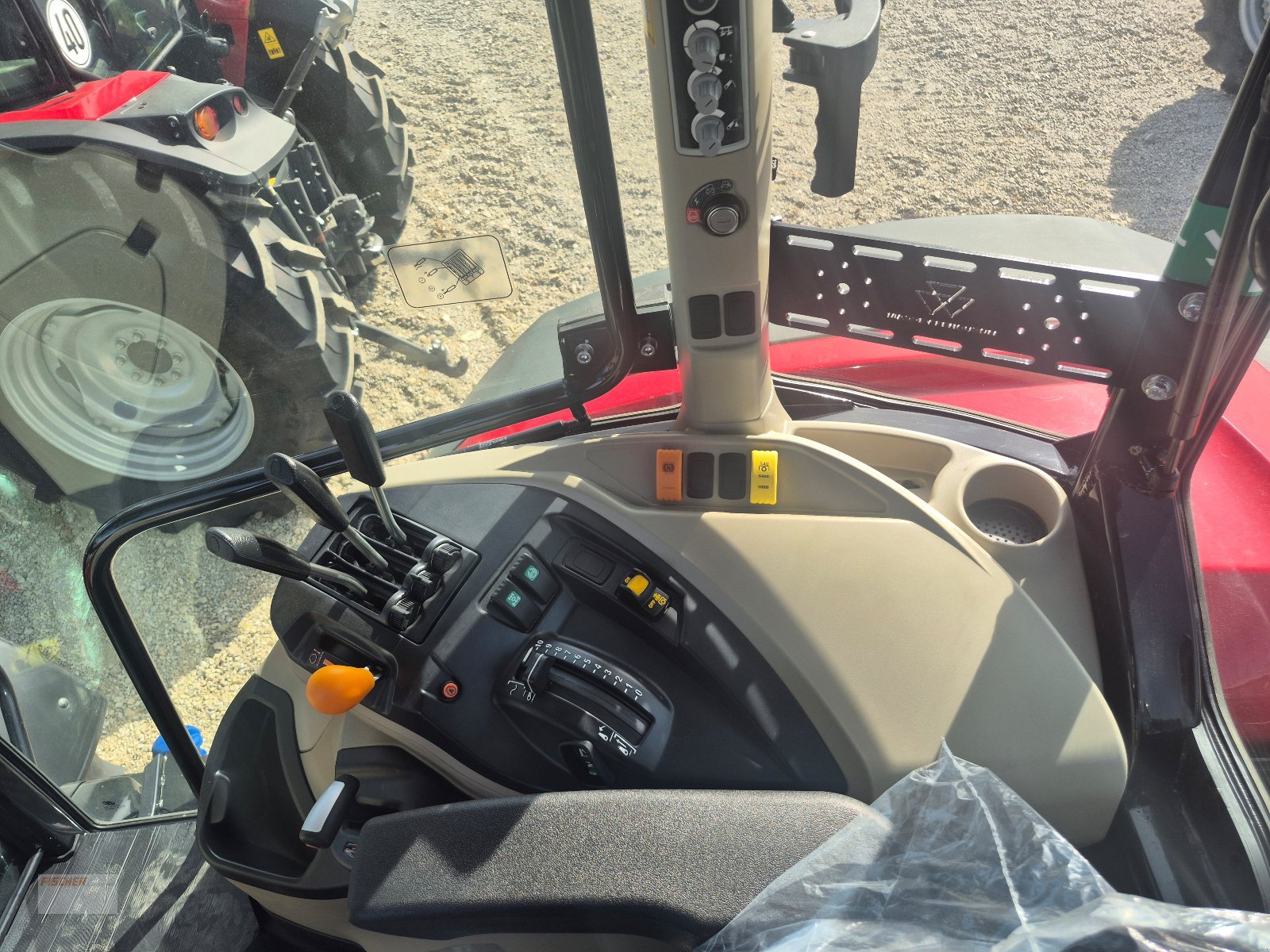 Traktor от тип Massey Ferguson 5709, Gebrauchtmaschine в Pfoerring (Снимка 7)