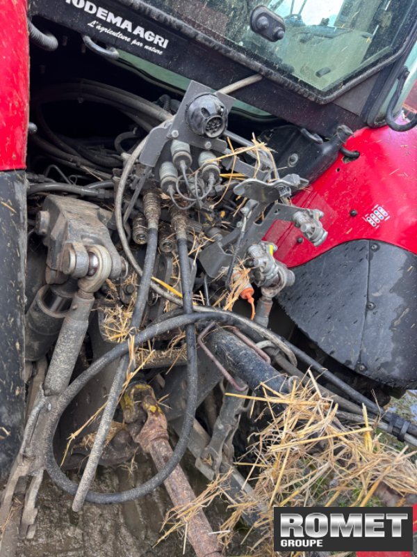 Traktor des Typs Massey Ferguson 5710 S D4 EF MR, Gebrauchtmaschine in Gennes sur glaize (Bild 7)