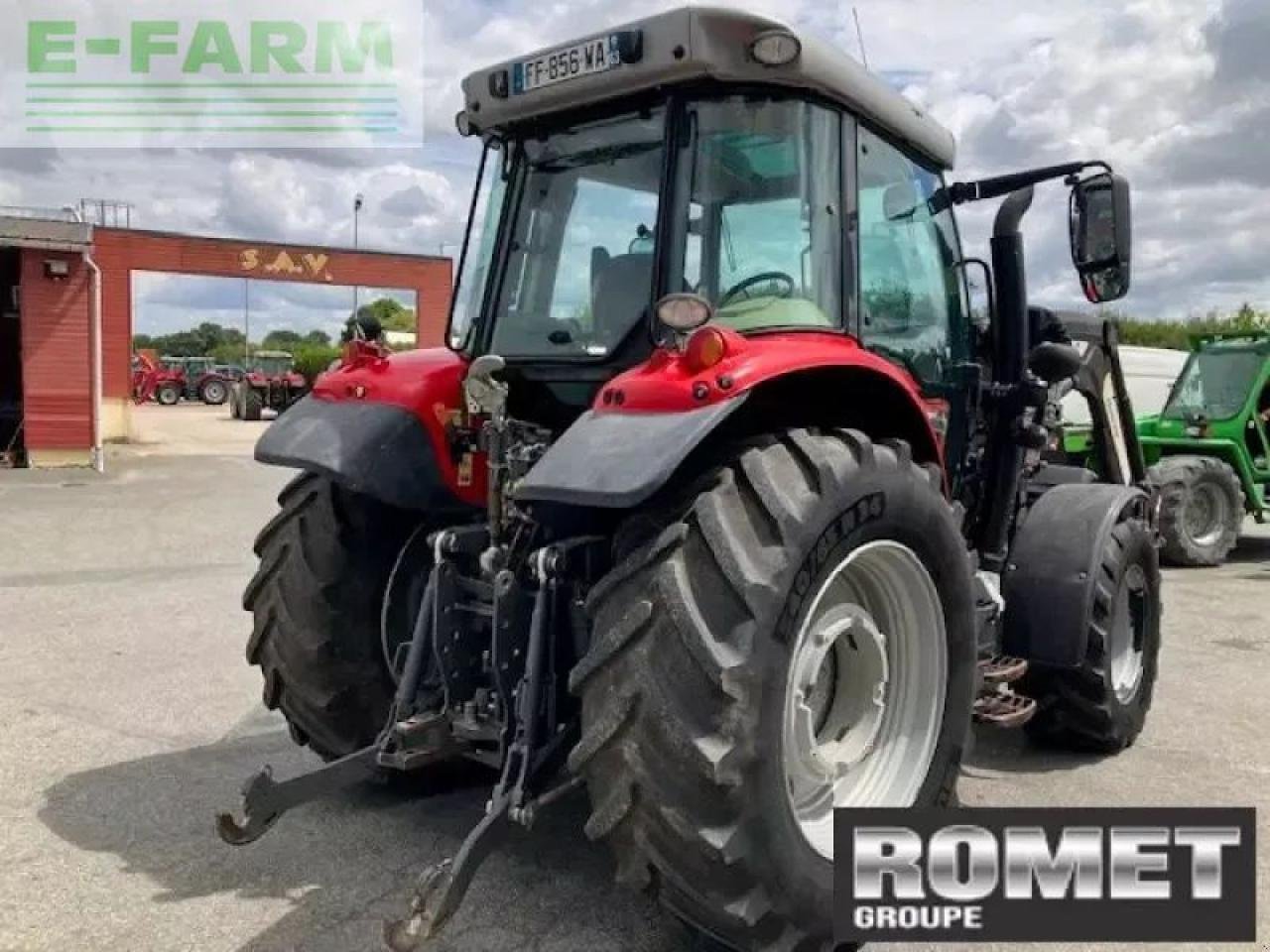 Traktor типа Massey Ferguson 5710 s d4 ef mr, Gebrauchtmaschine в GENNES-SUR-GLAIZE (Фотография 7)