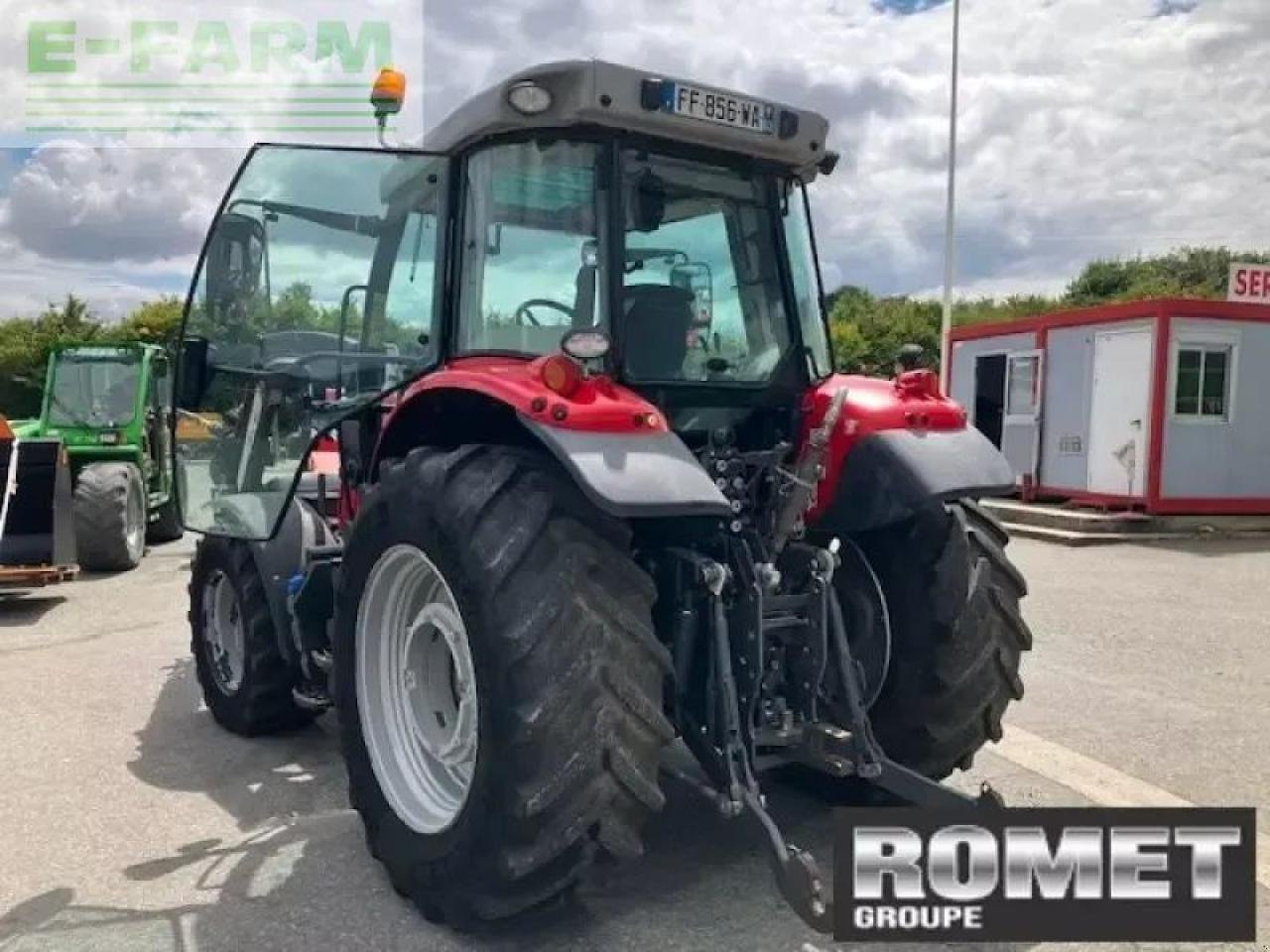 Traktor типа Massey Ferguson 5710 s d4 ef mr, Gebrauchtmaschine в GENNES-SUR-GLAIZE (Фотография 11)