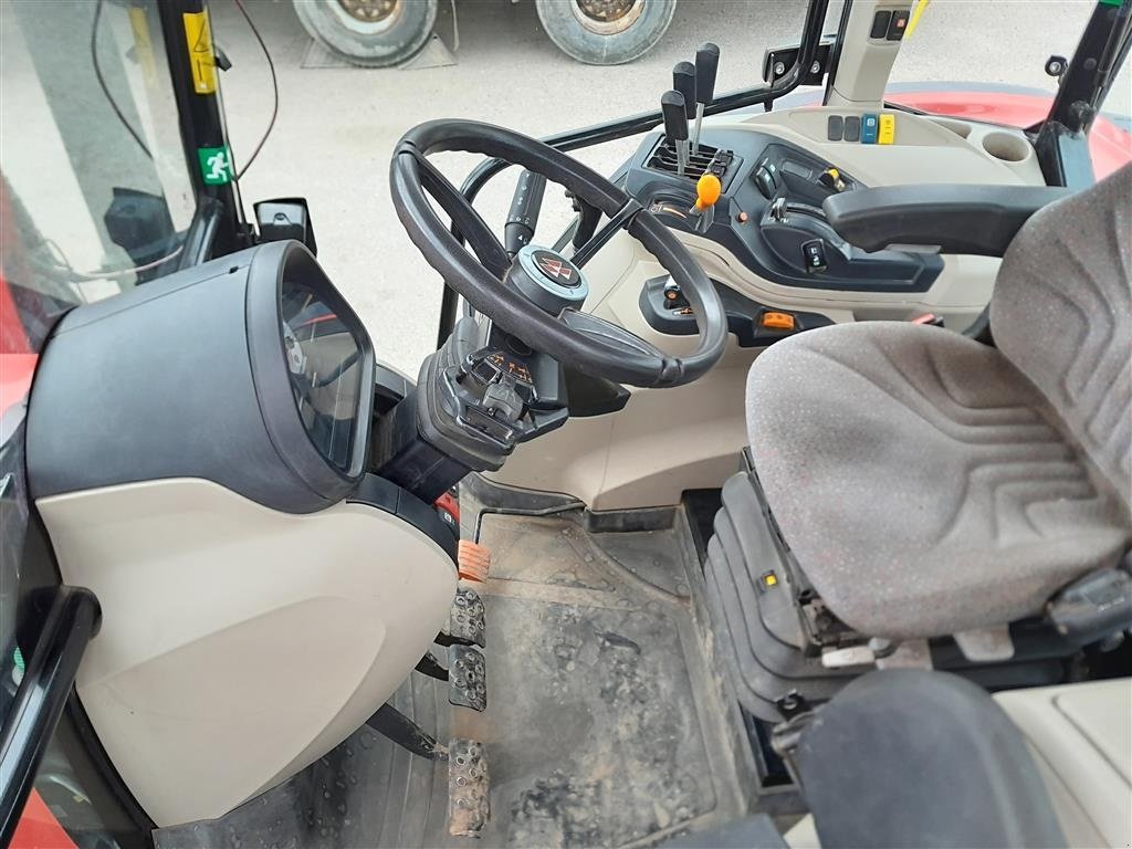 Traktor of the type Massey Ferguson 5710 S Dyna 4, Gebrauchtmaschine in Gudbjerg (Picture 11)