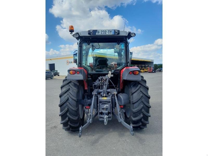 Traktor des Typs Massey Ferguson 5710M, Gebrauchtmaschine in ANTIGNY (Bild 7)