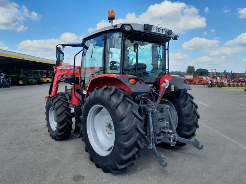 Traktor des Typs Massey Ferguson 5710M, Gebrauchtmaschine in ANTIGNY (Bild 8)