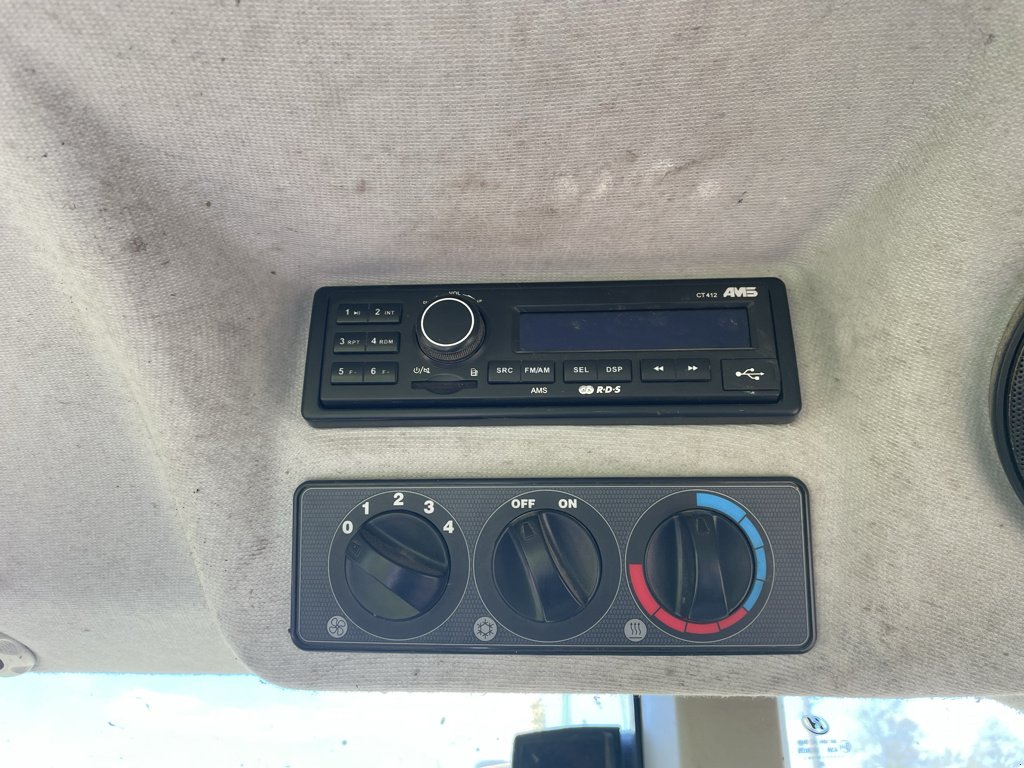 Traktor του τύπου Massey Ferguson 5710M, Gebrauchtmaschine σε MALESTROIT (Φωτογραφία 9)