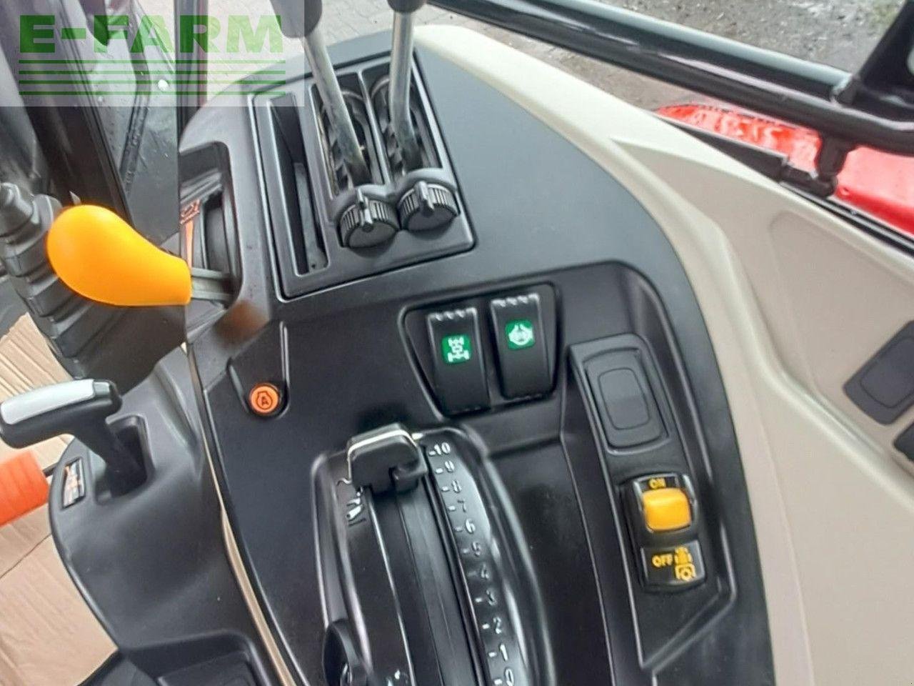 Traktor типа Massey Ferguson 5711 DYNA 4, Gebrauchtmaschine в PENRITH (Фотография 3)