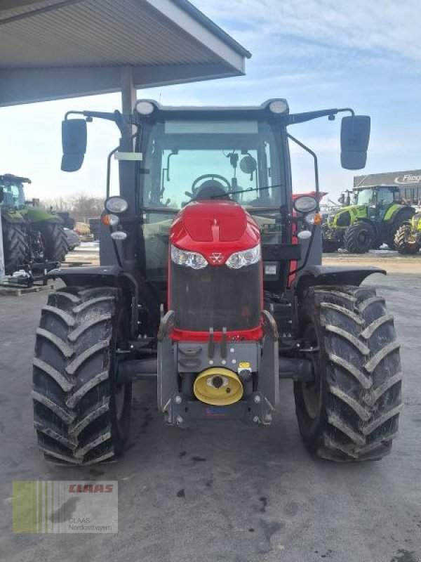 Traktor типа Massey Ferguson 5711 DYNA 4, Gebrauchtmaschine в Altenstadt a.d. Waldnaab (Фотография 2)