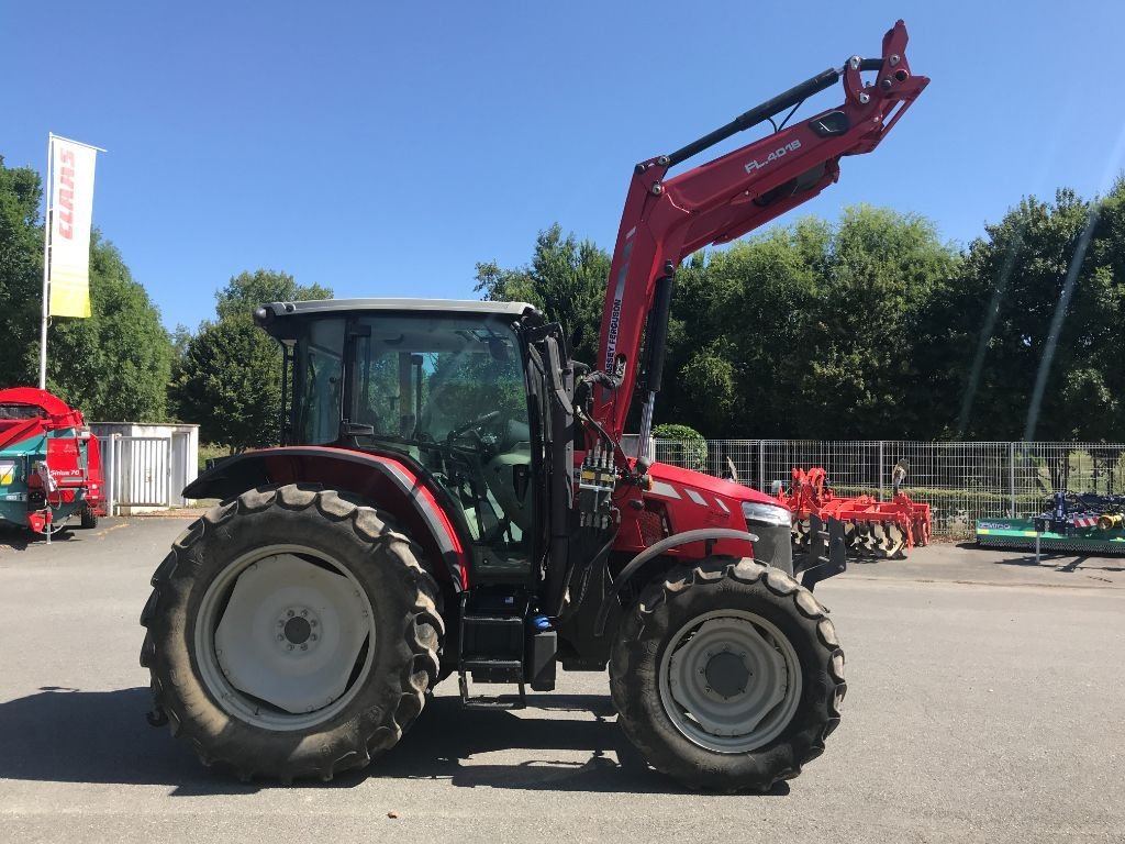 Traktor Türe ait Massey Ferguson 5711 ESSENTIAL DYNA-4, Gebrauchtmaschine içinde MORLHON LE HAUT (resim 2)