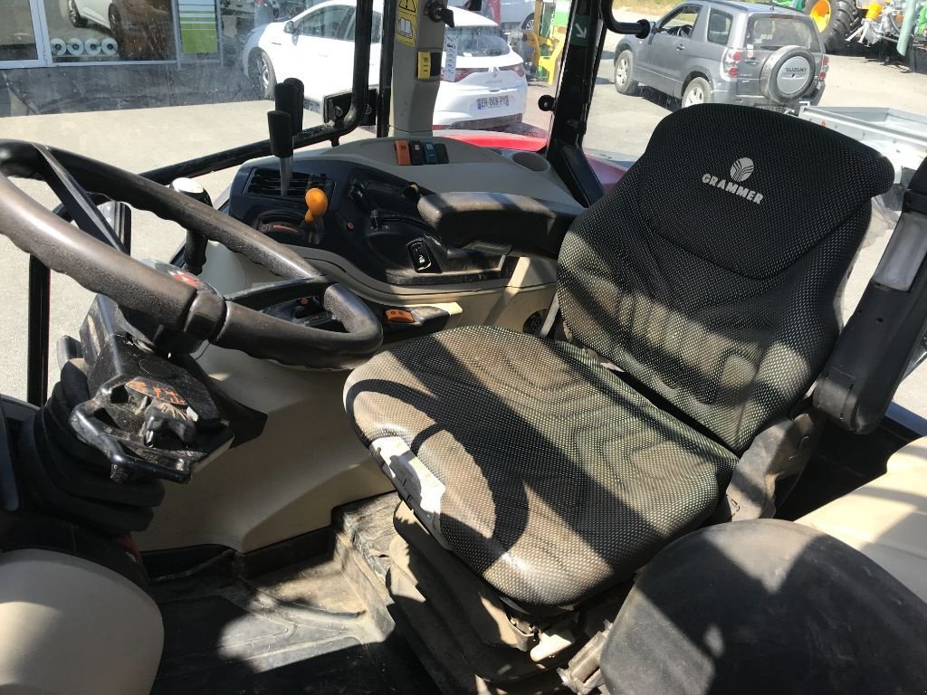 Traktor Türe ait Massey Ferguson 5711 ESSENTIAL DYNA-4, Gebrauchtmaschine içinde MORLHON LE HAUT (resim 9)