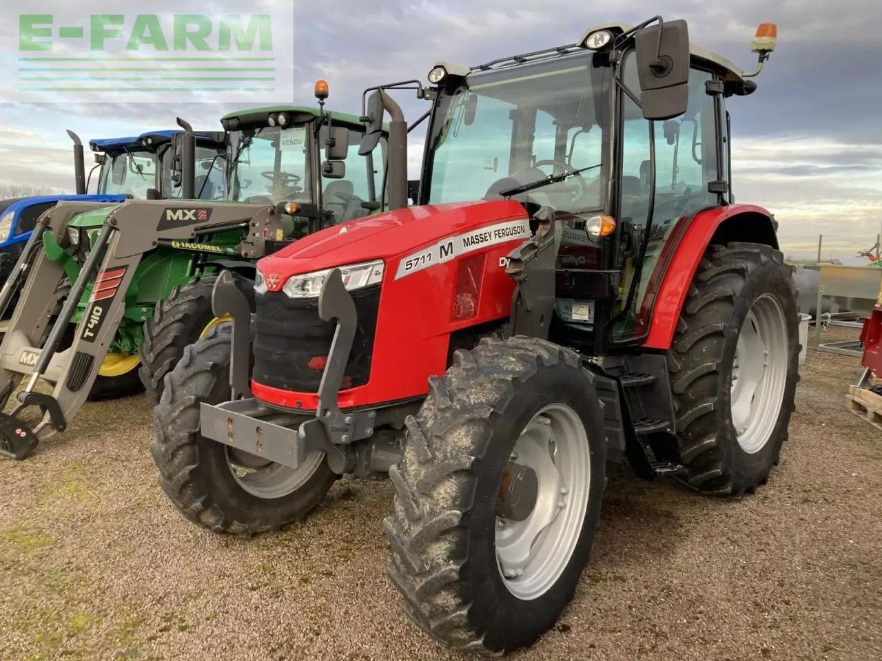 Traktor del tipo Massey Ferguson 5711 essential mr bati mx, Gebrauchtmaschine en VAROIS-ET-CHAIGNOT (Imagen 1)
