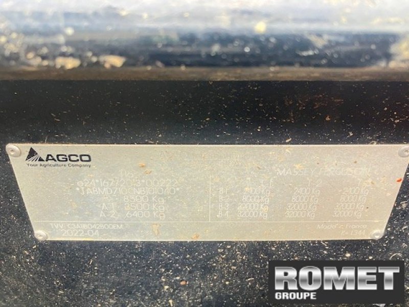 Traktor des Typs Massey Ferguson 5711 M D4 ES, Gebrauchtmaschine in Gennes sur glaize (Bild 8)