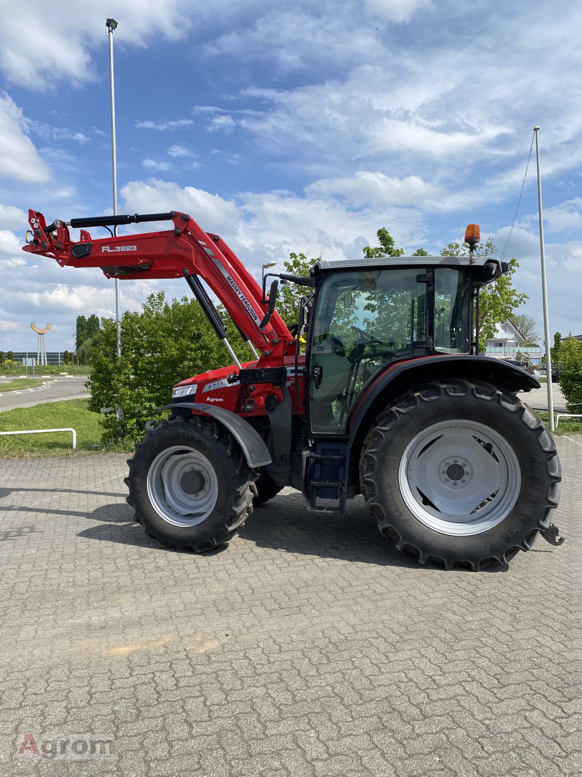 Traktor tipa Massey Ferguson 5711 M DYNA-4, Gebrauchtmaschine u Harthausen (Slika 3)