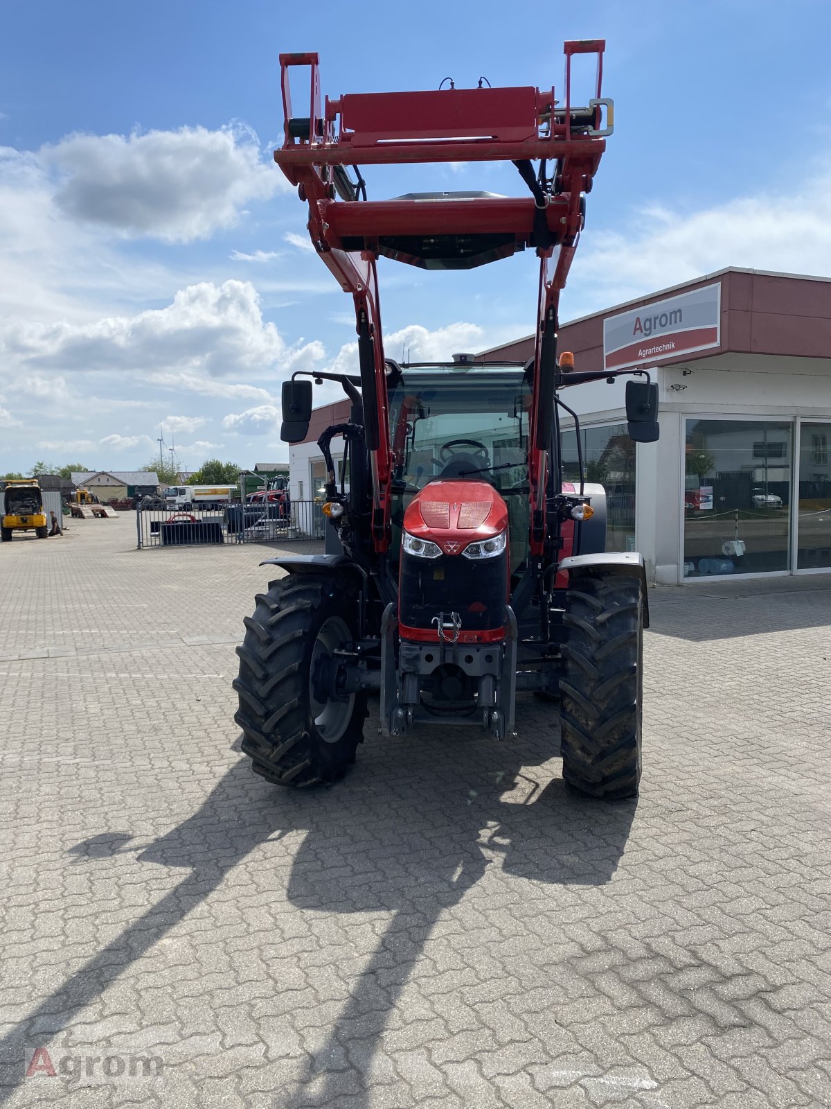 Traktor tipa Massey Ferguson 5711 M DYNA-4, Gebrauchtmaschine u Harthausen (Slika 17)