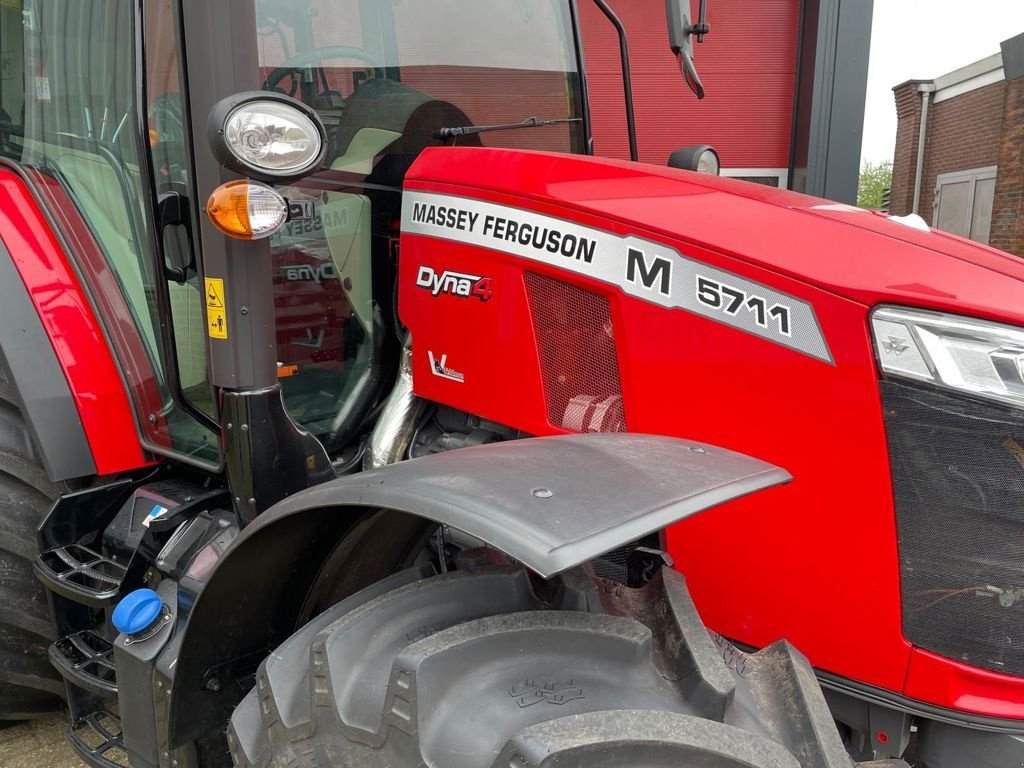 Traktor a típus Massey Ferguson 5711-M DYNA-4, Gebrauchtmaschine ekkor: MARIENHEEM (Kép 5)